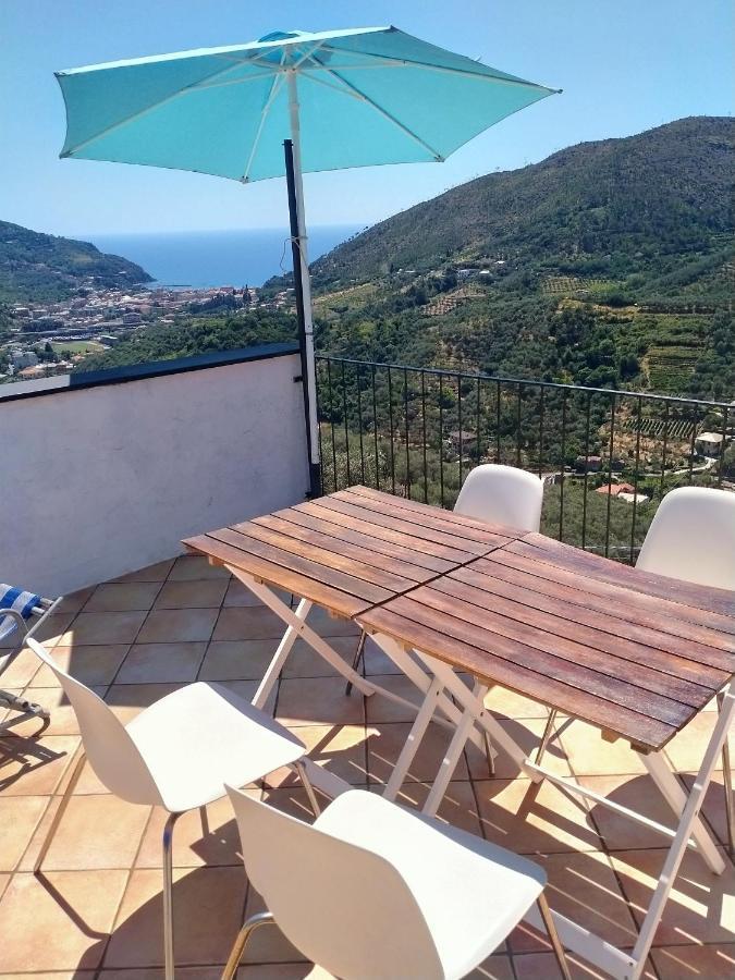 Appartement Trilocale In Dimora Tipica à Montale  Extérieur photo