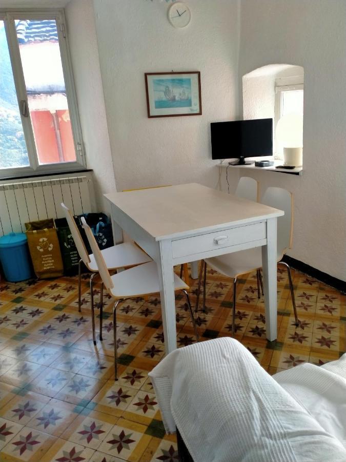 Appartement Trilocale In Dimora Tipica à Montale  Extérieur photo
