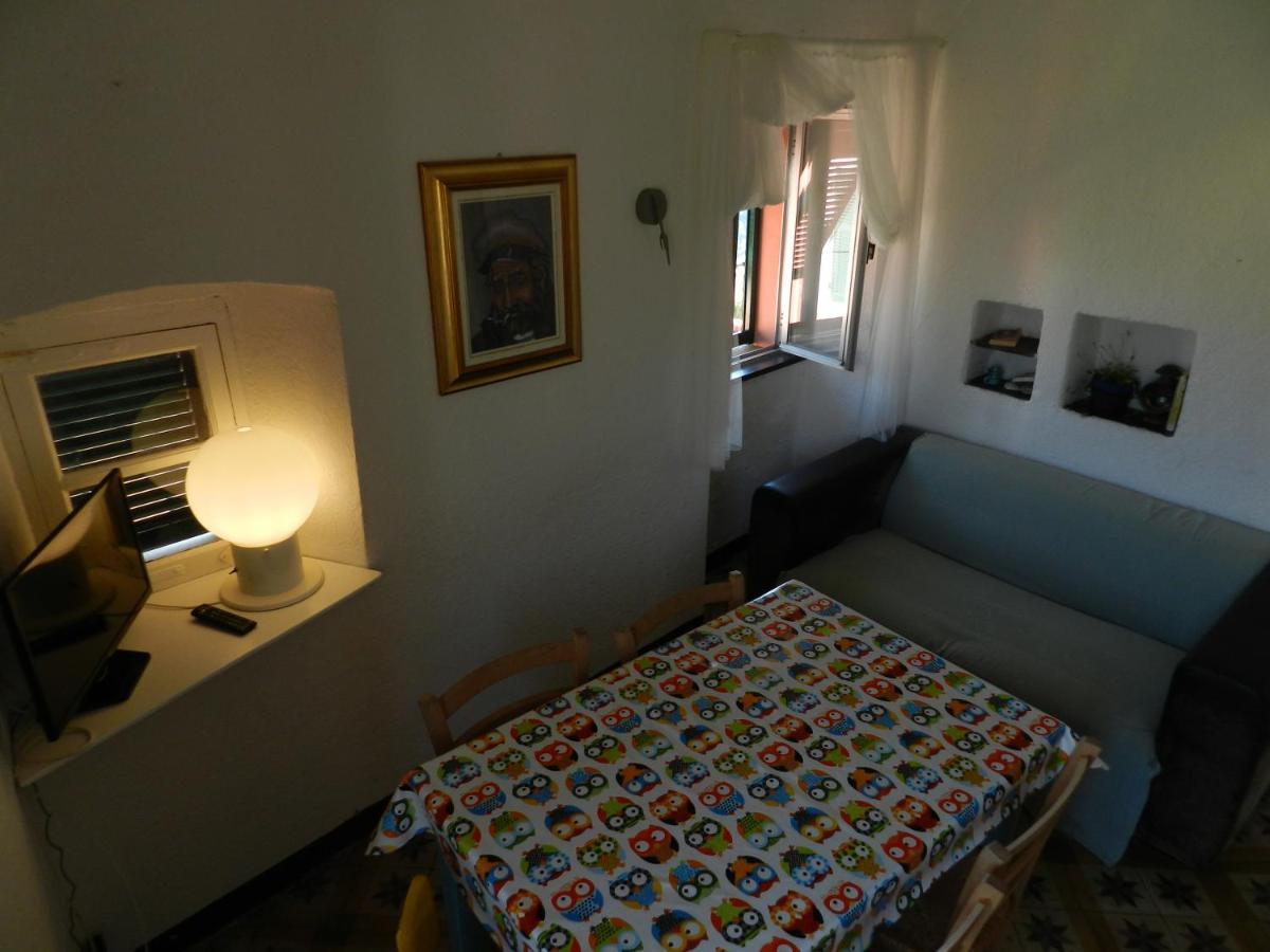 Appartement Trilocale In Dimora Tipica à Montale  Extérieur photo