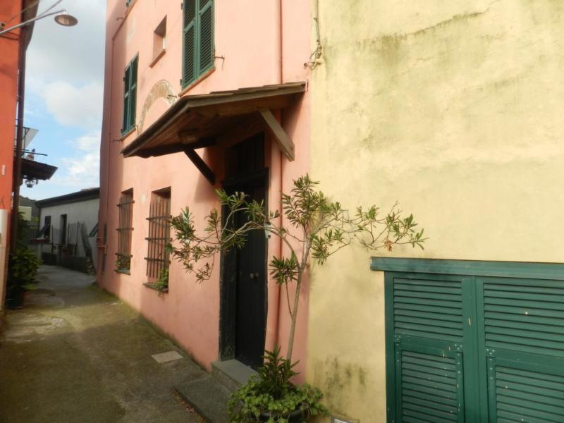 Appartement Trilocale In Dimora Tipica à Montale  Extérieur photo